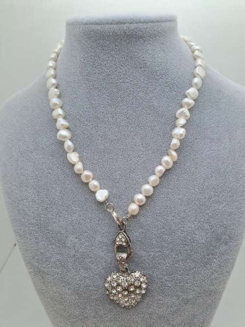 Vintage Pearl Necklace 42cm  with Heart Pendant 42x30mm
