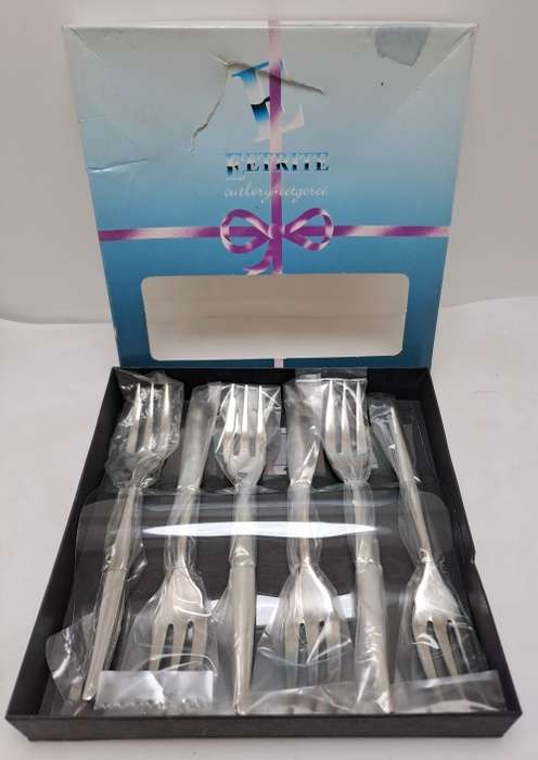 6 Eetrite Cake Forks  still in Packaging -Unused