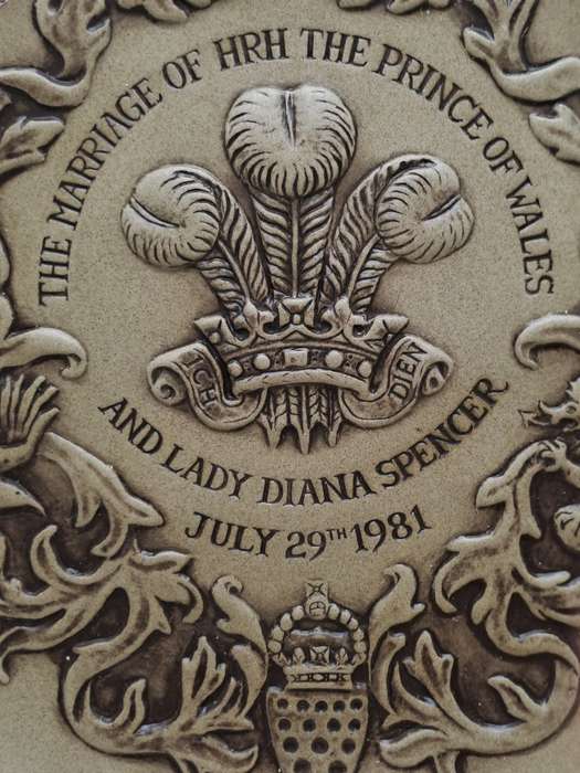 Limited Edition Stoneware Plate Royal wedding 1981 HRH Prince Charles and Lady Diana-By Poole