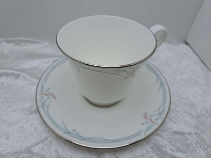 Vintage 1982 Royal Doulton `CARNATION` H5084 Fine Bone China Tea Duo - (10 Available) -England