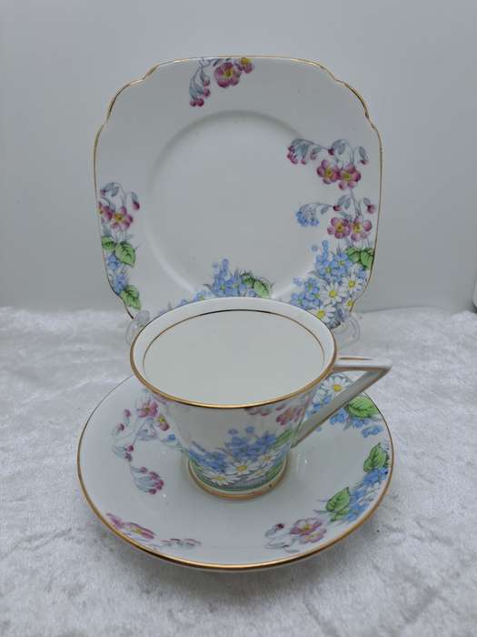 21pc Vintage Royal Standard Bone China `Wild Flower`  Art Deco Tea set (Creamer Chipped)