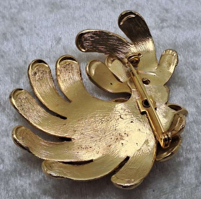 Large Vintage David Wuhl Gold tone Brooch 6cm x 6,5cm
