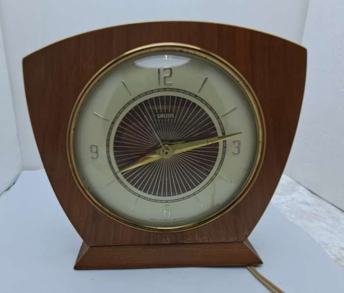 Vintage SMITHS Electric Alarm Clock-Made in Great Brittain -Working