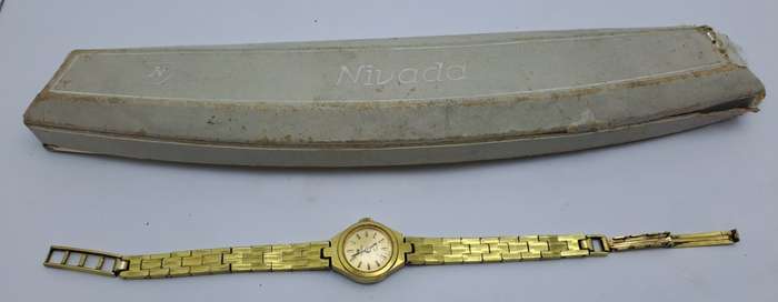 Vintage Ladies Swiss NIVADA Mechanical Watch 17 Jewels - Working-In Case