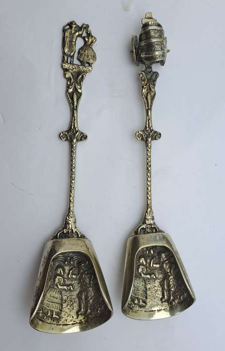 2  Vintage Royal Copenhagen Pictorial Caddy Spoons -Boxed-Made in Holland