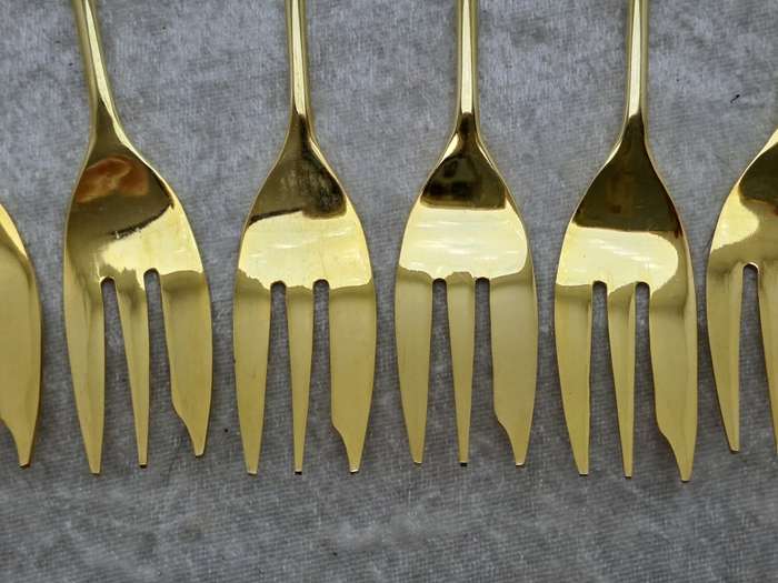 6 EETRITE 24KT Gold Plated Cake Forks. 14cm