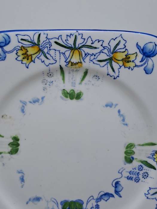 Vintage English Superior BELL CHINA `Bouquet` Plate 162mm x 162mm