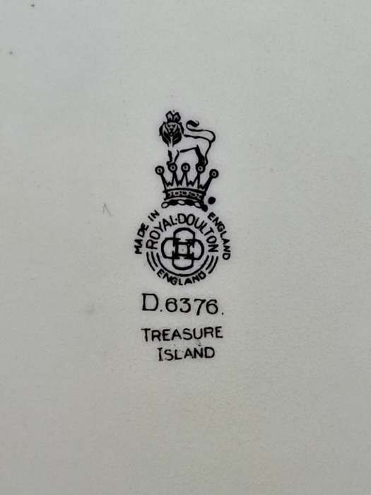 Large Vintage Royal Doulton D.6376 `Treasure Island` Charger Plate 34,4cm