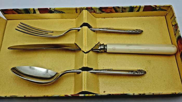 3pc Vintage Angora Silver Plate EPNS Childrens Cutlery set-Sheffield England.Boxed