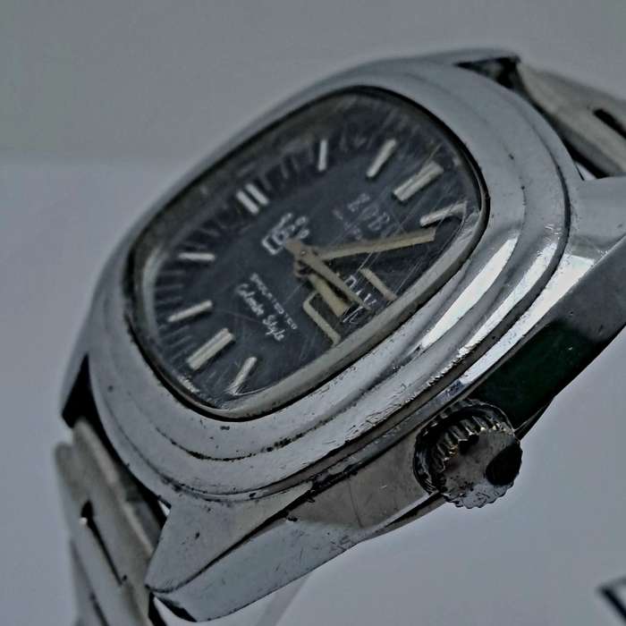 Vintage ZOBO Wrist Fashion Colombre Style Mens watch  -Need service read more