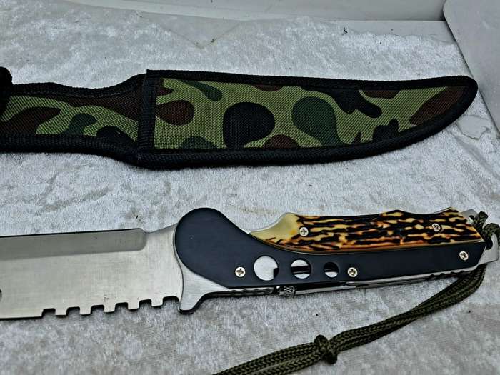 Pre-Owned USA Saber Survival Knife with Canvas Sheath