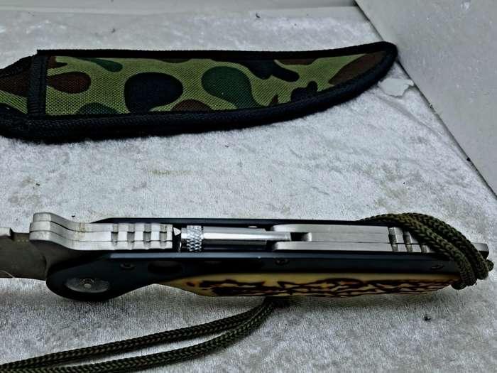 Pre-Owned USA Saber Survival Knife with Canvas Sheath
