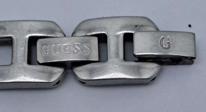 Pre-owned Ladies GUESS Quartz Stainless Steel watch - Working-Japan Movement