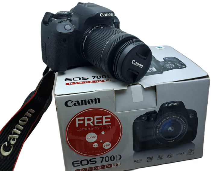 Pre-Owned Canon EOS 700D COMPLETE Camera Kit in original Packaging With 2 Lenses