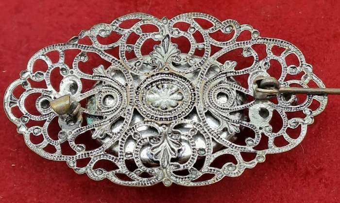 Vintage Metal Brooch -5,2cm x3cm