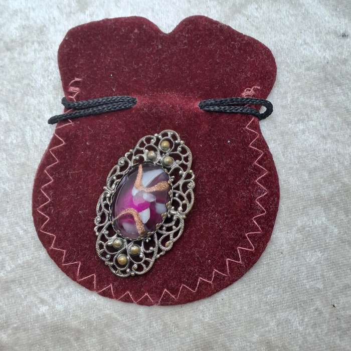 Vintage Metal Brooch -5,2cm x3cm