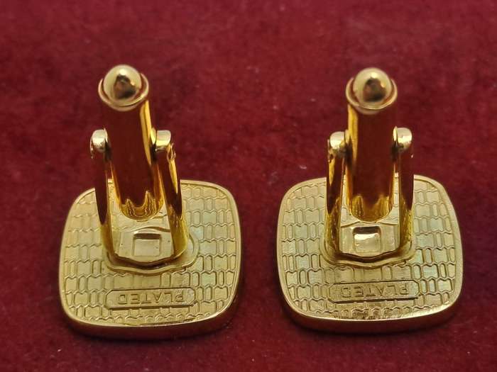 A Pair of Vintage Gold Plated Cufflinks  - No Box