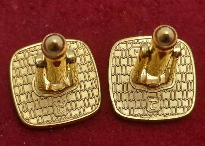 A Pair of Vintage Gold Plated Cufflinks  - No Box