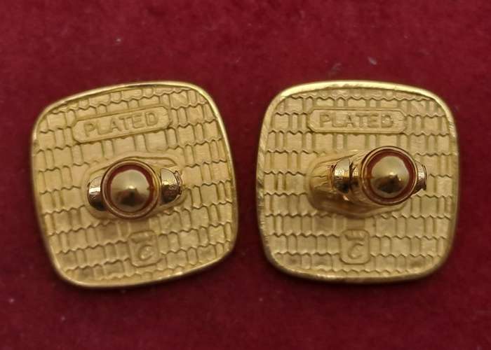 A Pair of Vintage Gold Plated Cufflinks  - No Box