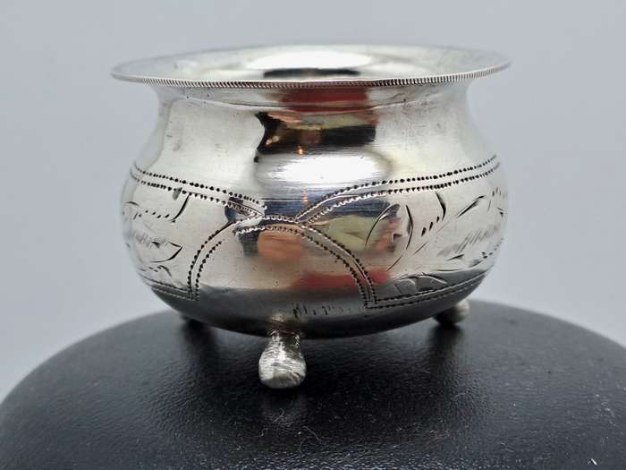 Hallmarked Antique 1904-1908 Kiev Imperial 84 Russian SILVER Salt Cellar