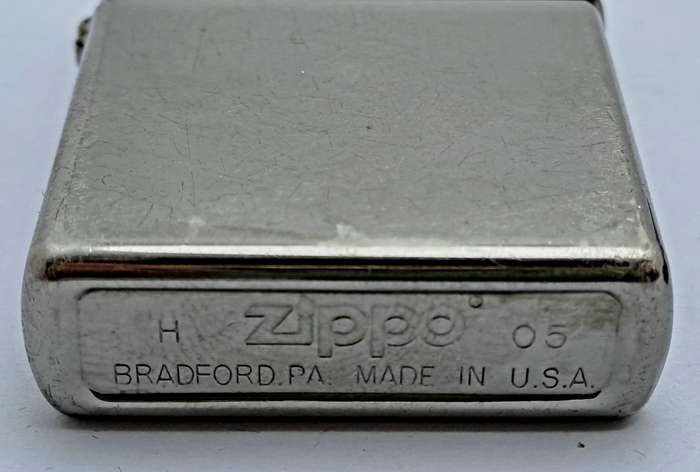 Vintage Pre-Owned Zippo Lighter 05 Bradford .P.A Made in U.S.A- Good Spark -need service