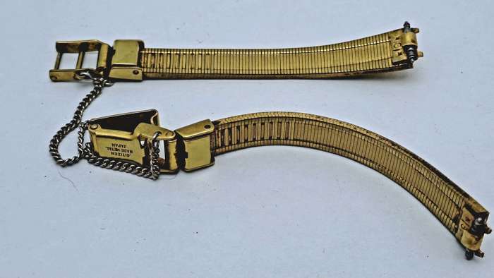 Vintage Ladies Citizen Quartz watch 4031 -491316 (NOT WORKING) Original strap