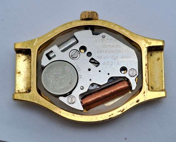 Vintage Ladies Citizen Quartz watch 4031 -491316 (NOT WORKING) Original strap
