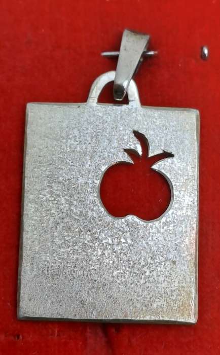Vintage Sterling Silver Disc with Apple Pendant- Unused with No Engraving on It -3,64 Grams