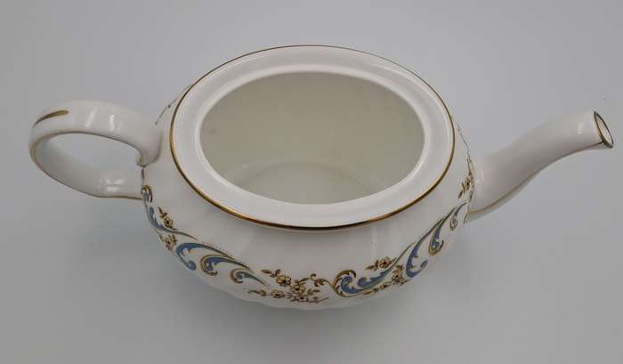 Vintage Royal Grafton MARLBOROUGH Large Tea Pot -Fine Bone China