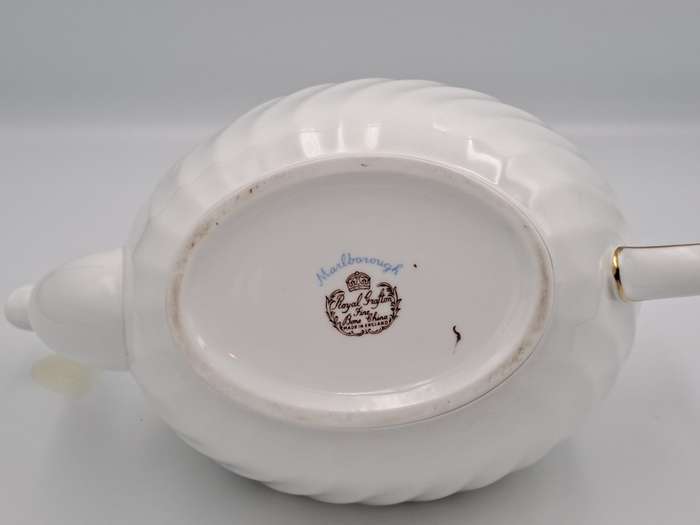 Vintage Royal Grafton MARLBOROUGH Large Tea Pot -Fine Bone China