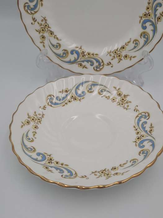 Vintage Royal Grafton MARLBOROUGH TRIO -Fine Bone China-(6 Available)