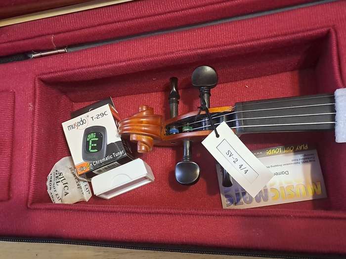 Sandner SV-2 4/4 Full Size Violin in Case -As New -made in Germany.