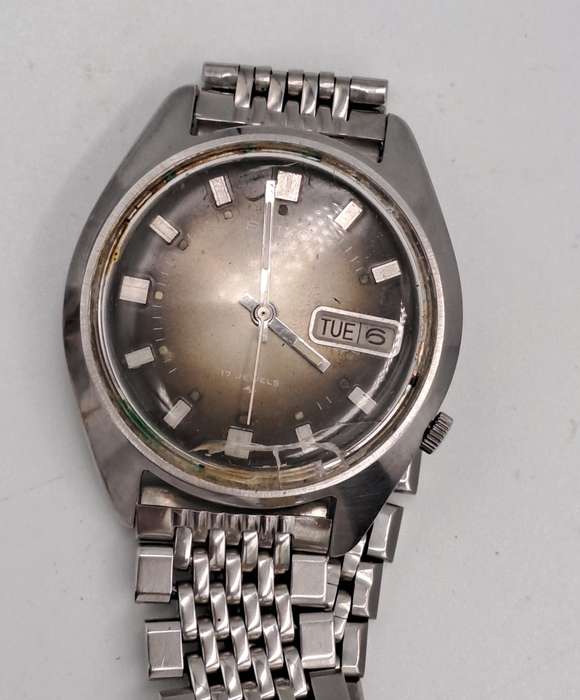1980`s Seiko Automatic Mens Day/Date watch -WORKING - 17 Jewels - Need new Crystal.