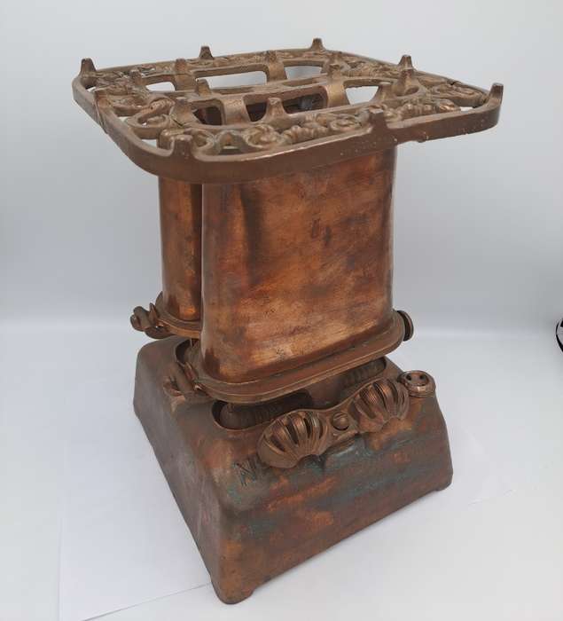 Early 1900`s Antique Cast Iron Twin Beatrice No 11 Kerosene stove -Copper plated
