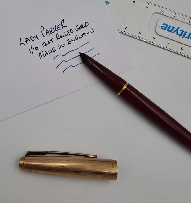 Vintage Maroon 1/10 12kt Rolled Gold Maroon - LADY Parker Fountain Pen -Ink Tested-Boxed