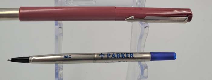 Pre-owned 2008 Parker Arrow Maroon Rollerball Pen  ..  In case , Ink still ok