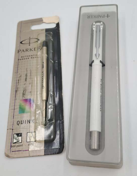 Vintage Branded White Parker Pen - no refill - will include a spare refill as in photos
