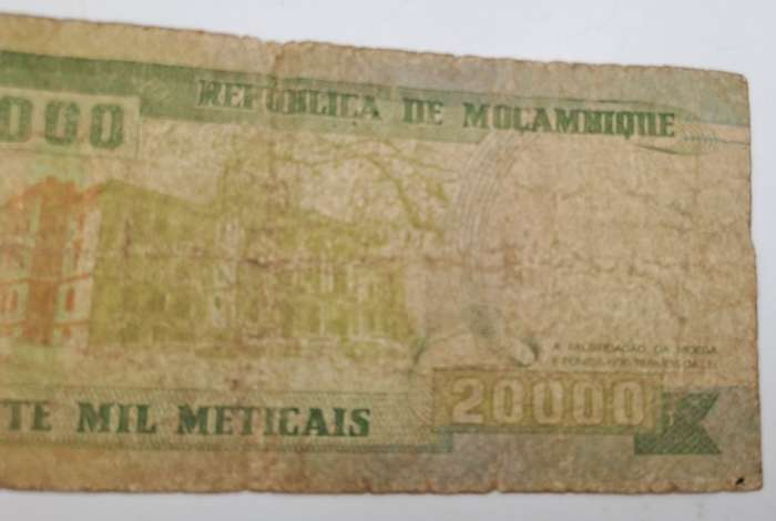 1999  Mozambique 20 000 Meticais Banknote-see condition