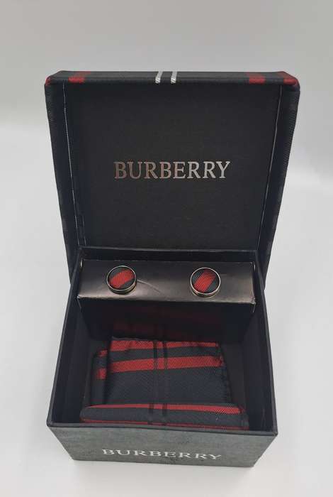 Vintage Burberry Cufflinks and Pocket Square Gift set -The Tie is Missing