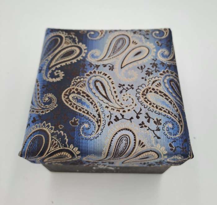 Vintage Cavalieri Cufflinks and Pocket Square Gift set -The Tie is Missing