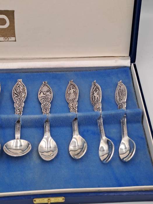Vintage MP Prata 99 Silverplate Demitassee 7pc  Spoon Set-Boxed