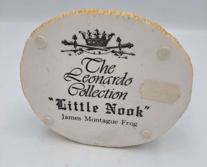 The Leonardo Collection Figurine Little Nook Frog by James Montague