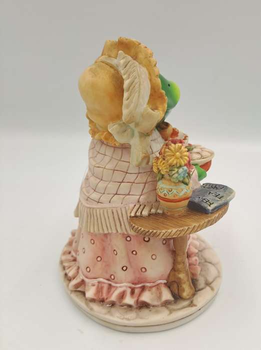 The Leonardo Collection Figurine Little Nook Felicity Frog