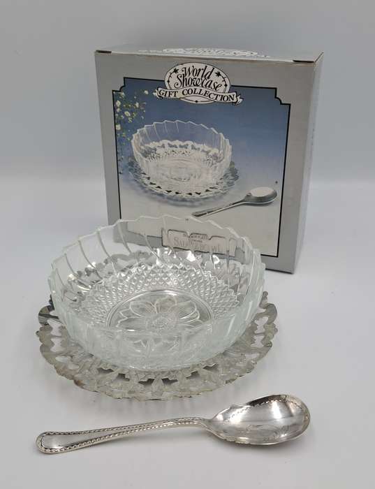 Vintage World Showcase Gift Collection Silver Plated tray and Glass Sauce Bowl with Spoon-Boxed