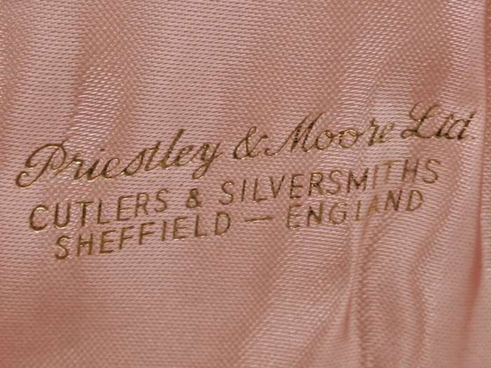 1950`s Priestley & Moore Mother of Pearl Knife set -Boxed -Unused-Sheffield England