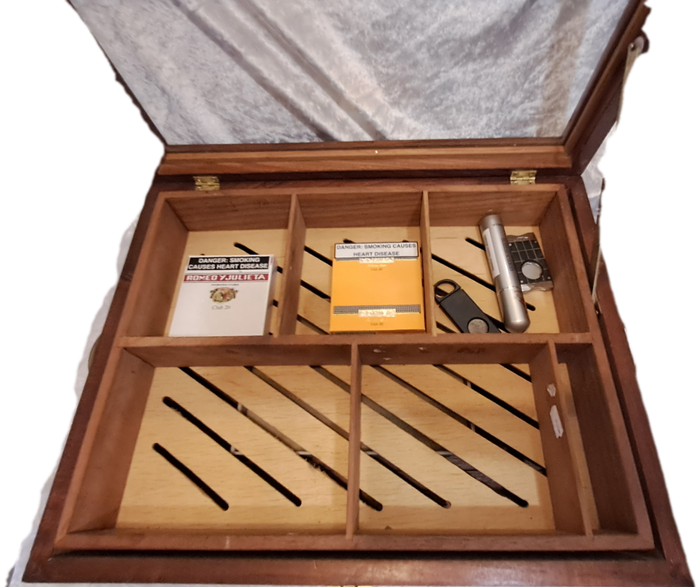Large Vintage Wood Cigar Display Case from the Tobacco Co. with 16 Cigars and 2 cutters.