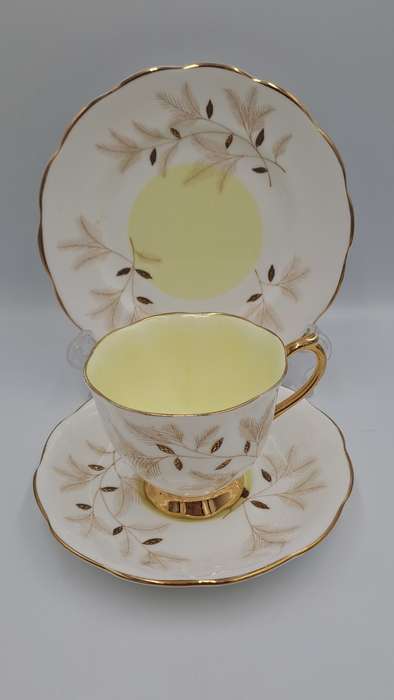 Vintage Royal Albert MONTROSE Tea Trio Fine Bone China -England - (4 Available bid is for one)