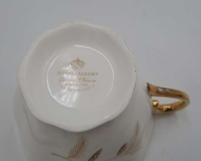 Vintage Royal Albert MONTROSE Tea Trio Fine Bone China -England - (4 Available bid is for one)