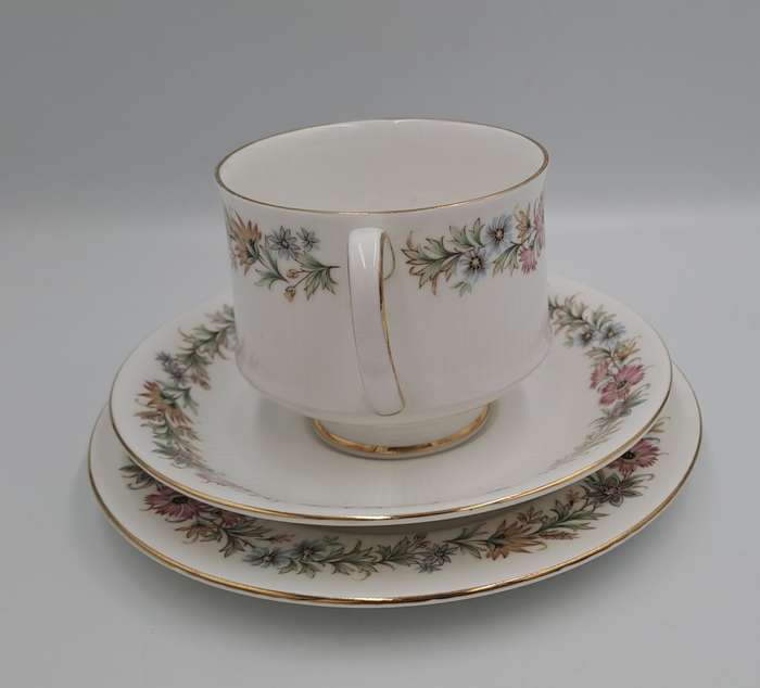 Vintage Paragon BELINDA By appointment to her Majesty the Queen Trio-4 available
