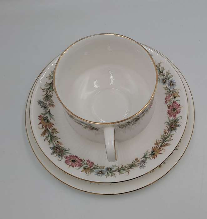 Vintage Paragon BELINDA By appointment to her Majesty the Queen Trio-4 available